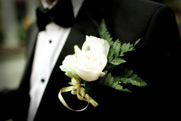 结婚时胸花的称呼都有什么 