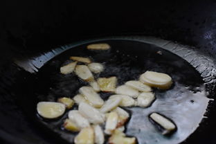 土豆烧排骨的家常做法 烧排骨是怎样做的？ 