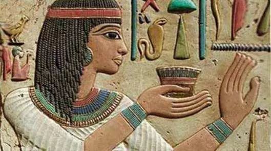 在男权统治的古埃及,什么样的女性,才有学习文字的权力