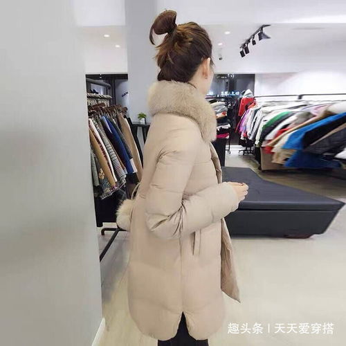 有一种棉服叫 派克服 ,40岁女人搭配马丁靴,不吹,谁穿谁美