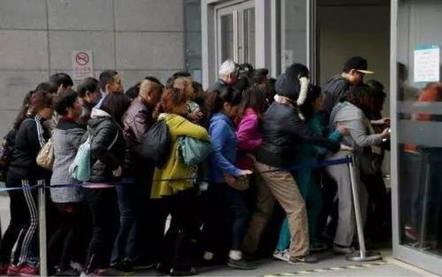 中国医院日日人满为患,看似 暴利 ,为什么却年年亏损