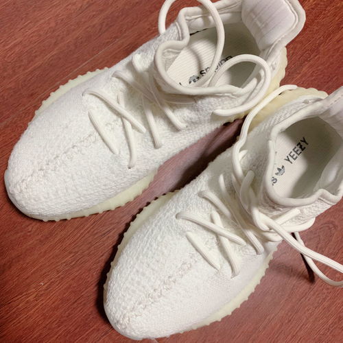 Yeezy 350 V2 冰淇淋椰子球鞋清洗保养方法