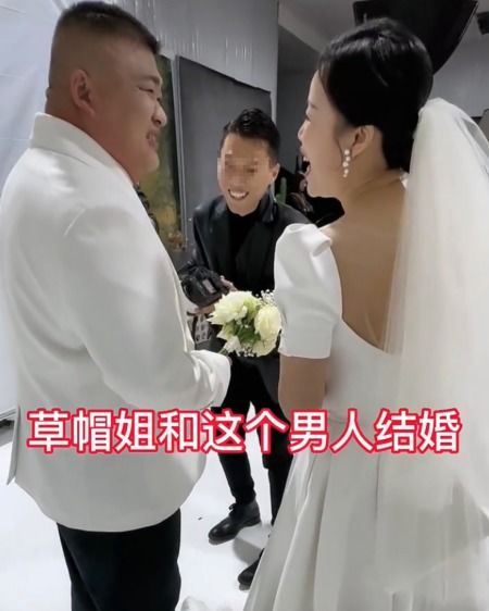 恭喜 42岁草帽姐结婚20周年拍婚纱补办婚礼,老公想再生一个