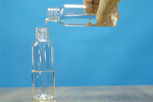 魔力科学小实验,玻璃瓶也能用吸管喝水 只需学会这个小技巧