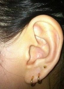 一只耳朵7个耳洞怎么戴好看(一只耳朵7个耳洞怎么戴好看呢)