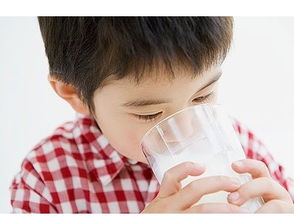 专家揭秘 喝牛奶致三种儿童腹泻