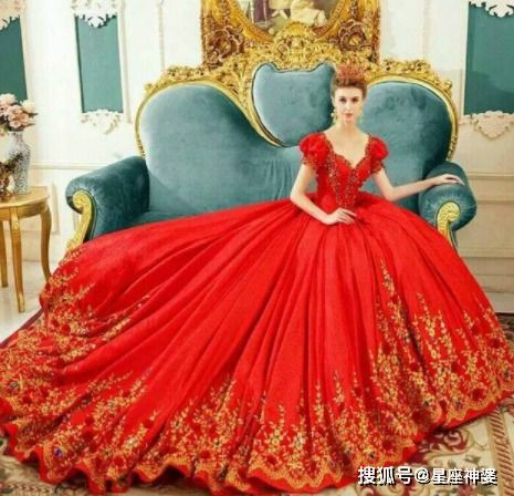 十二星座中国传统红色婚纱喜庆而艳丽,我喜欢水瓶座的婚纱