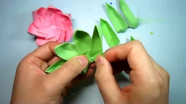 美丽莲花的折法竟然这么简单,几分钟学会,手工折纸莲花 