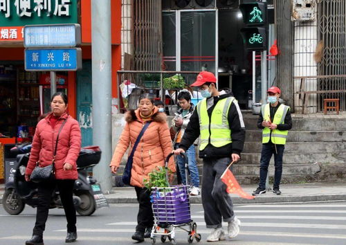 融安县交通劝导 红马甲 为春节出行保驾护航