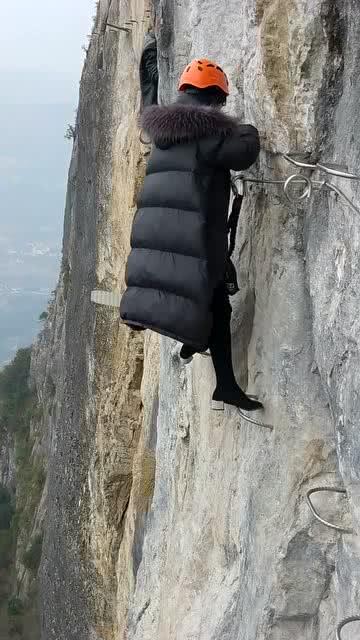 体验艰辛的登山旅行 