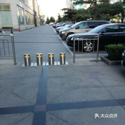 北京哪个商场有免费停车 (北京友谊商店停车场收费标准)