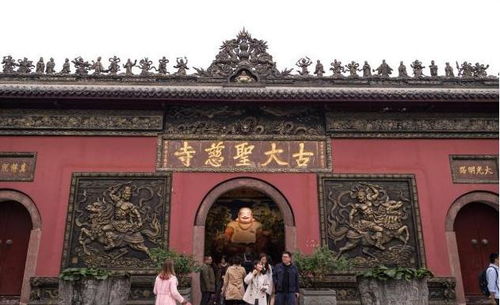 中国最值钱的寺庙,地处成都繁华地段,门票免费还赠送3支香