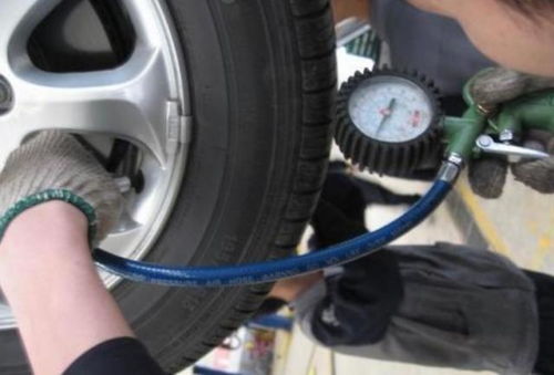汽车胎压多大最安全最不容易爆胎 老司机都调错了 不是2.5