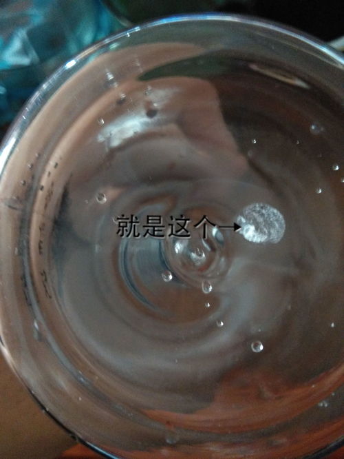 塑料杯有了轻微裂痕漏水怎么办(塑料杯子裂痕可以修复吗)