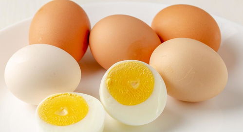 煮鸡蛋,不能只用清水煮,多加2种东西,鸡蛋又香又嫩,很好剥壳