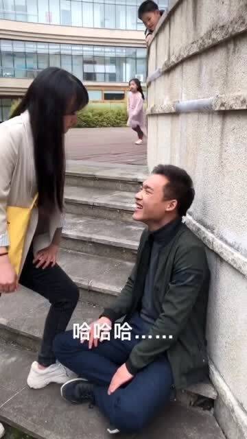 交往需谨慎啊 被女友整整欺负了两年,该怎么摆脱她 