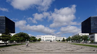 上海大学专硕，打造高水平应用型人才培养基地，上海大学的专硕学费多少?