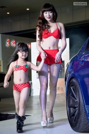 武汉汽车文化节儿童车模大尺度比基尼引争议 
