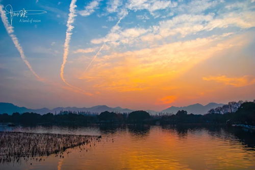 西湖风景一年四季都很美,那么什么时间,哪些地方最适合散步呢