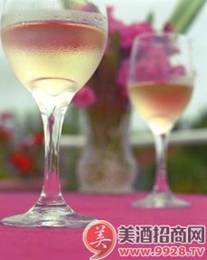 高度酒放几年才变颜色(高度酒存放时间长好吗)