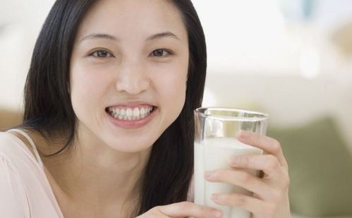 孕妇喝纯牛奶好吗 孕妇每天喝纯牛奶对胎儿好吗