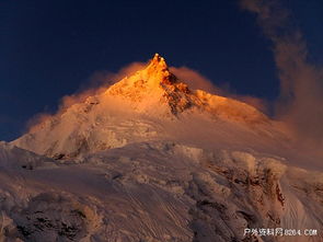 马纳斯鲁峰发生雪崩 至少9名登山者遇难