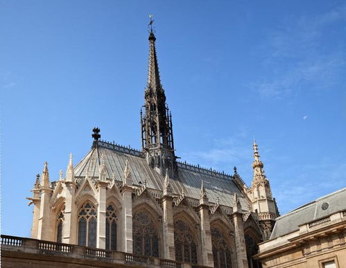 法国古典主义的建筑和意大利文艺复兴建筑的建筑特征区别(那不勒斯和果汁阳台的区别)