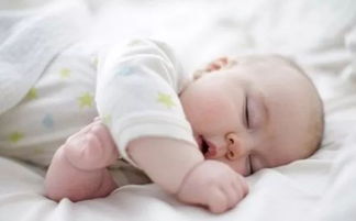 新生儿宝宝头睡偏了怎么办 