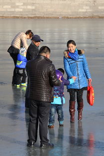 上网查找学习了一番运动人像拍摄技巧,乘着双休日又到公园试拍了一组人像,请好友点评