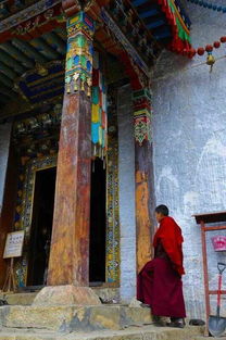 西藏唯一一座的财神庙,也是最灵验的,寺庙虽小,但香火十分鼎盛