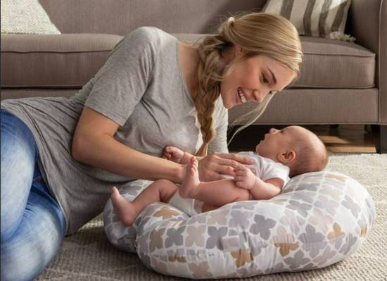 8名婴儿死亡 美国召回330万个Boppy婴儿躺枕 消费者应立即停止使用,并联系Boppy要求退款