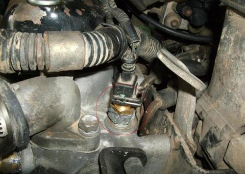 发动机故障灯亮,需要更换碳罐电磁阀吗 