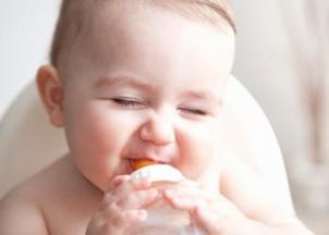 宝宝鼻塞(宝宝鼻塞的原因和处理方法)