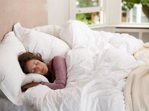 经常裸睡对身体健康有益吗 但医生却说 这几类人裸睡就是找病受 