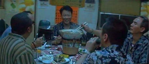 香港 黑帮 电影里,老大们为何总喜欢吃廉价盒饭