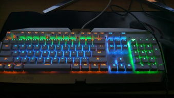 这个键盘怎么调灯光效果啊 