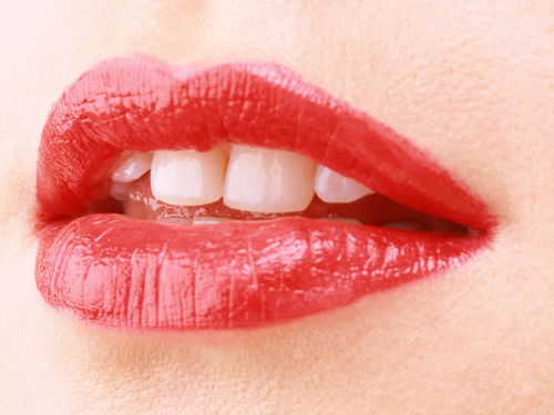 嘴唇厚的男人代表什么,罕见的36张照片，全球嘴巴最厚的女人，世界上肾最多的男人