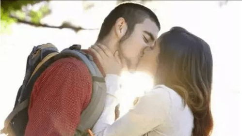 情侣接吻时,女生会有哪些生理反应,你知道吗