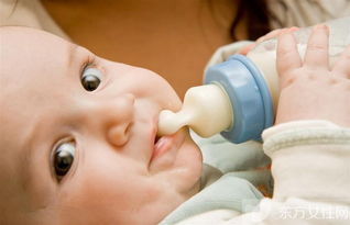 婴儿吃完奶打嗝？婴儿吃奶后打嗝怎么办