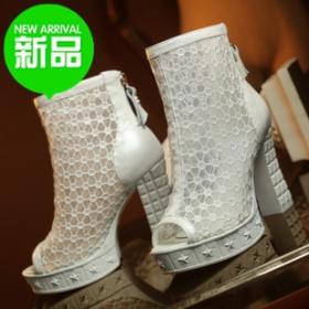 清朝的女鞋叫什么名字(清朝女性鞋)