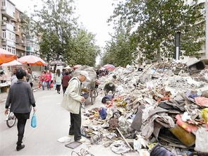 占路市场清理后垃圾却迟迟未清 清理到底要多久