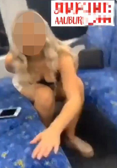 素质低下,澳洲女子在火车上随地小解,还把湿漉漉的手擦在座椅上