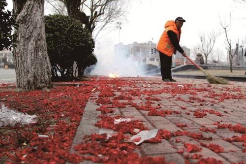 新年应不应该放鞭炮辩论(新年该不该放鞭炮辩论会)