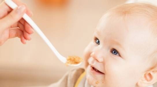 六个月大的宝宝能不能吃蛋白啊